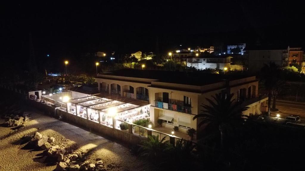 Hotel Ristorante La Lampara Gizzeria Exterior foto